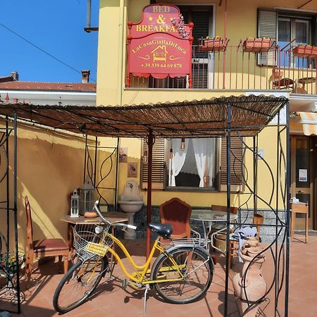 B&B La Casa Gialla Di Luca Mazze Екстер'єр фото