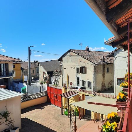 B&B La Casa Gialla Di Luca Mazze Екстер'єр фото
