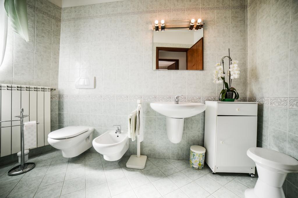 B&B La Casa Gialla Di Luca Mazze Екстер'єр фото